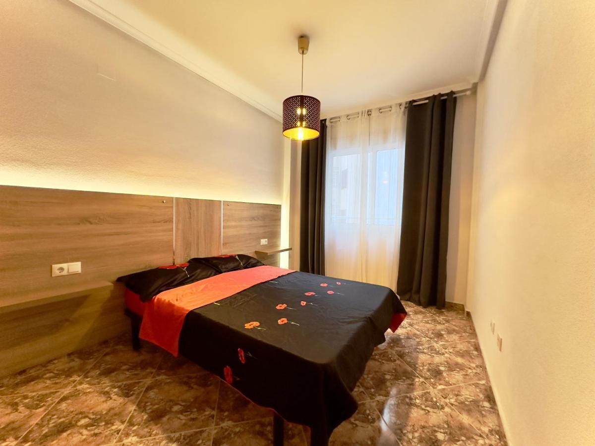טורבייחה Modern Apartment On Playa Del Cura מראה חיצוני תמונה